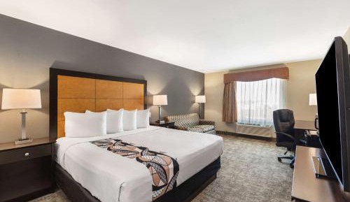 King Room with Shower Only - Non-Smoking