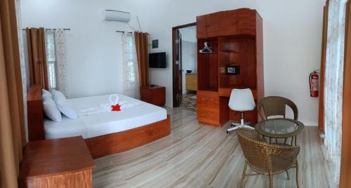 King Room with Balcony