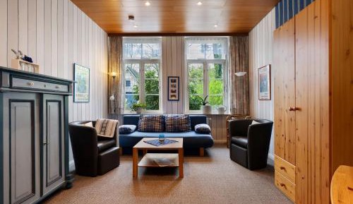 Superior One-Bedroom Apartment