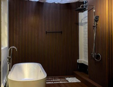 Deluxe Suite with Spa Bath