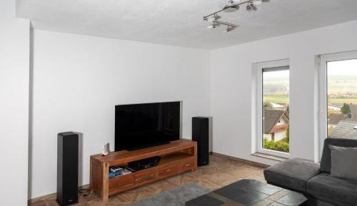 Two-Bedroom Apartment with Shower 