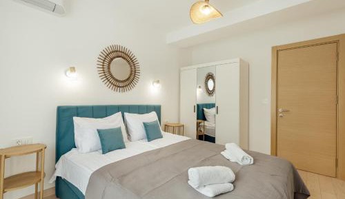 One-Bedroom Apartment with View