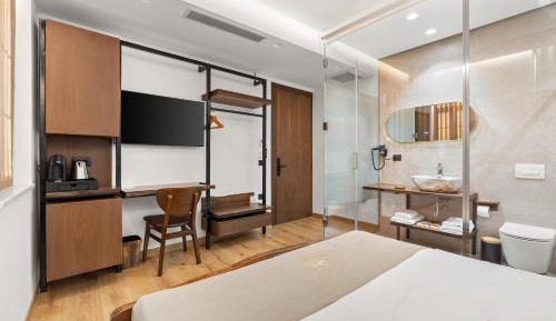 Double Room with Mountain View