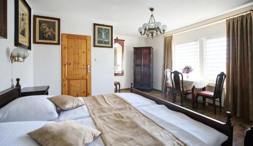 Deluxe One-Bedroom Apartment with City View