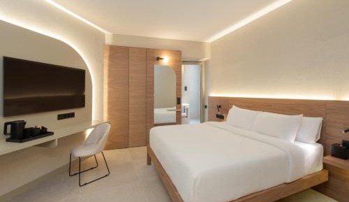 Deluxe Queen Room