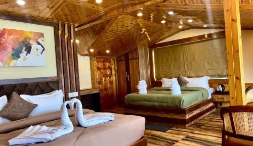 Deluxe Double or Twin Room