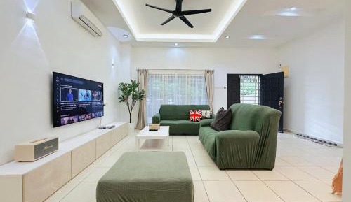 Four-Bedroom Holiday Home