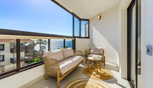 One-Bedroom Premium Apartment with Ocean View