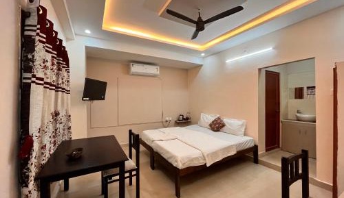 Deluxe Double Room (2 Adults + 1 Child)