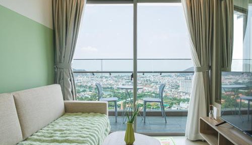 Two-Bedroom Apartment with City View