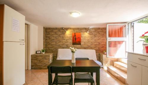 One-Bedroom Apartment with Garden