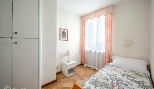 Apartment with Park View