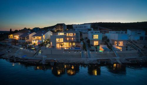 Villa - Beach Front