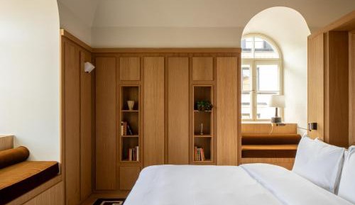 Penthouse Suite