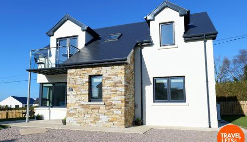 Four-Bedroom Holiday Home