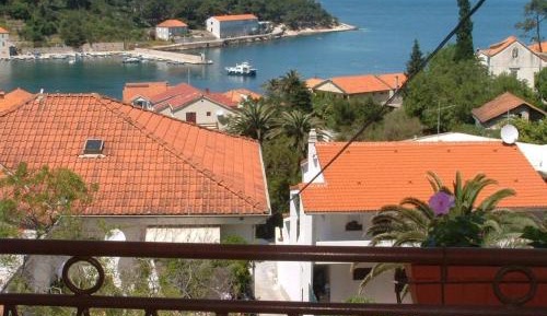 One-Bedroom Apartment with Sea View