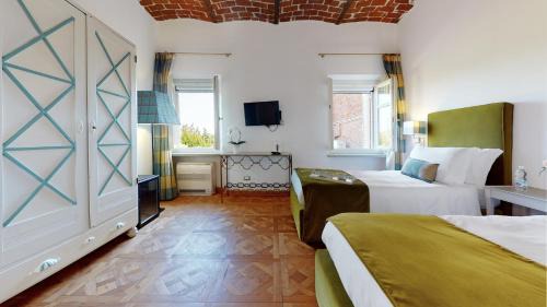 Superior Deluxe Double or Twin Room 