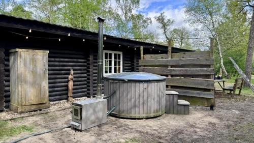 Deluxe Chalet with Hot Tub