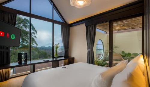 Hillside Studio Villa