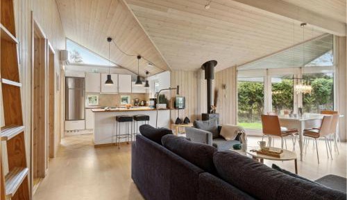 Three-Bedroom Holiday Home 