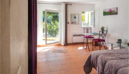 One-Bedroom Holiday Home