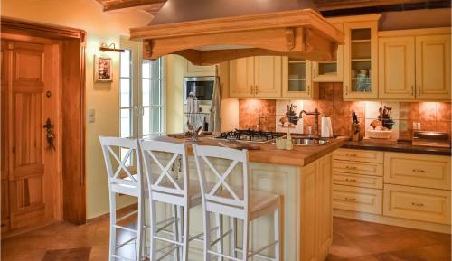 Five-Bedroom Holiday Home