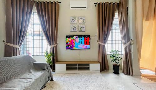 Four-Bedroom Holiday Home