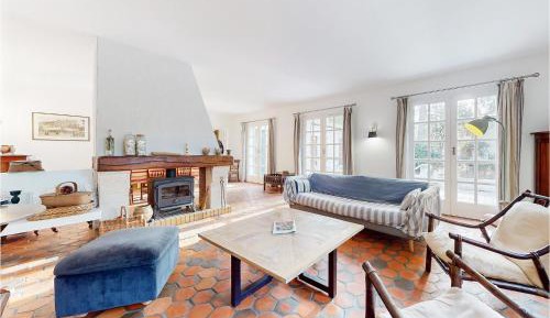 Four-Bedroom Holiday Home