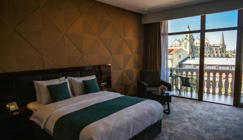 Deluxe King Room