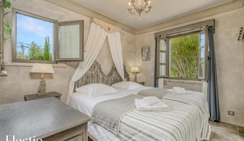 Two-Bedroom Deluxe Apartment