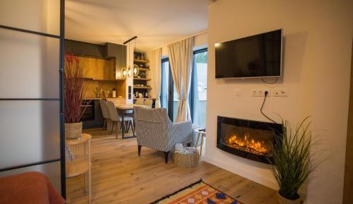 Two-Bedroom Apartment with Mountain View