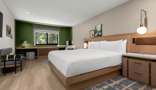 Standard King Room