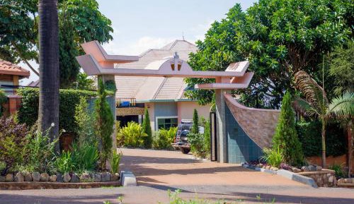 Villa with Garden View