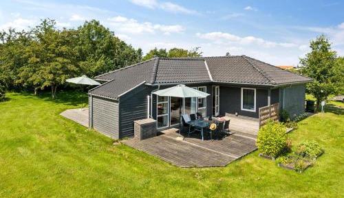 Three-Bedroom Holiday Home 