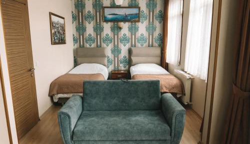 Triple Room with City View