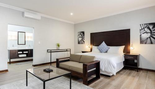 Deluxe King Suite