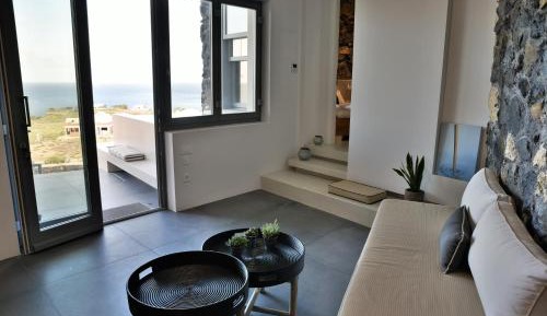 Deluxe Suite with Sea View with private plunge pool