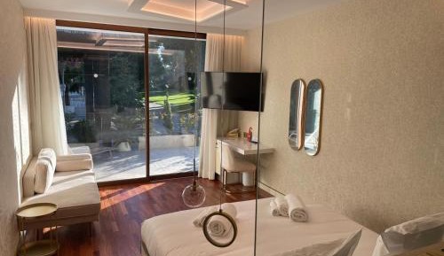 Deluxe Double Room with Garden View