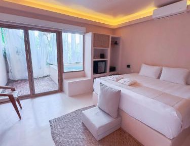 Suite with Private Pool