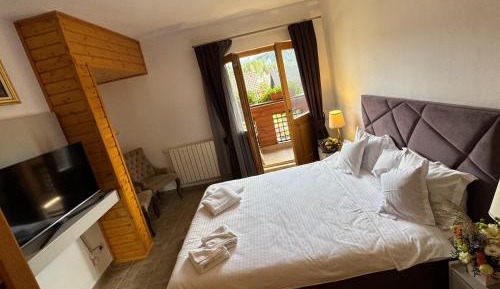 Queen Room with Balcony