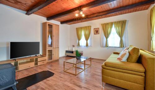 One-Bedroom Holiday Home