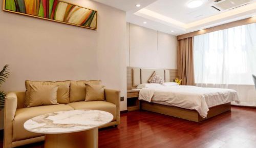 Queen Room with City View