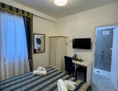 Queen Room