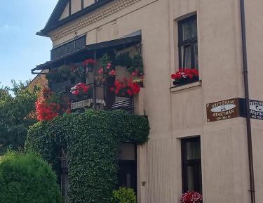 Apartment with Garden View