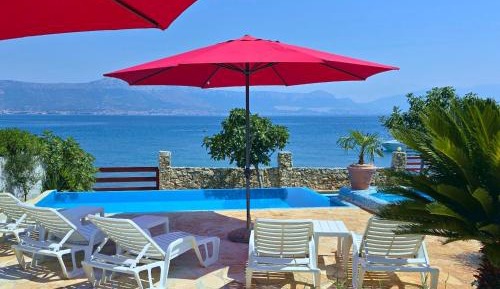 Villa - Beach Front