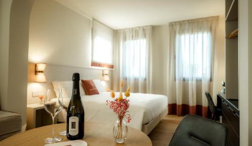 Superior King Room