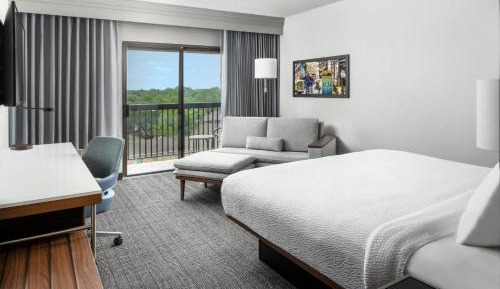 Guest room, 1 King, Balcony