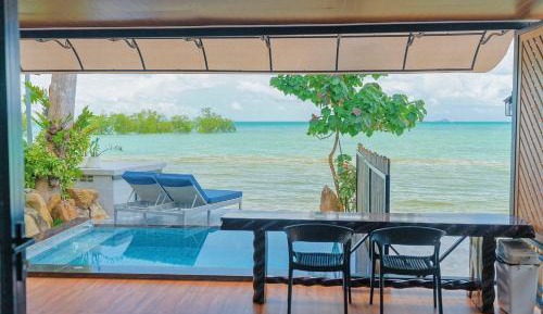 Villa - Beach Front