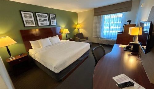 King Room - Accessible/Non-Smoking