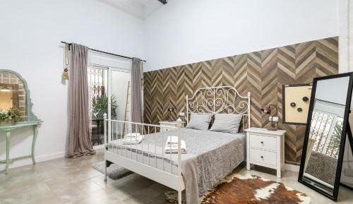 Superior One-Bedroom Apartment with Balcony